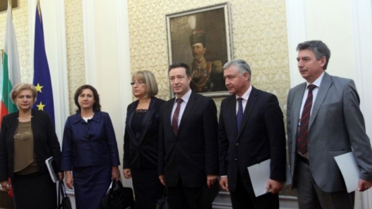 Пет горещи картофа на масата за преговори