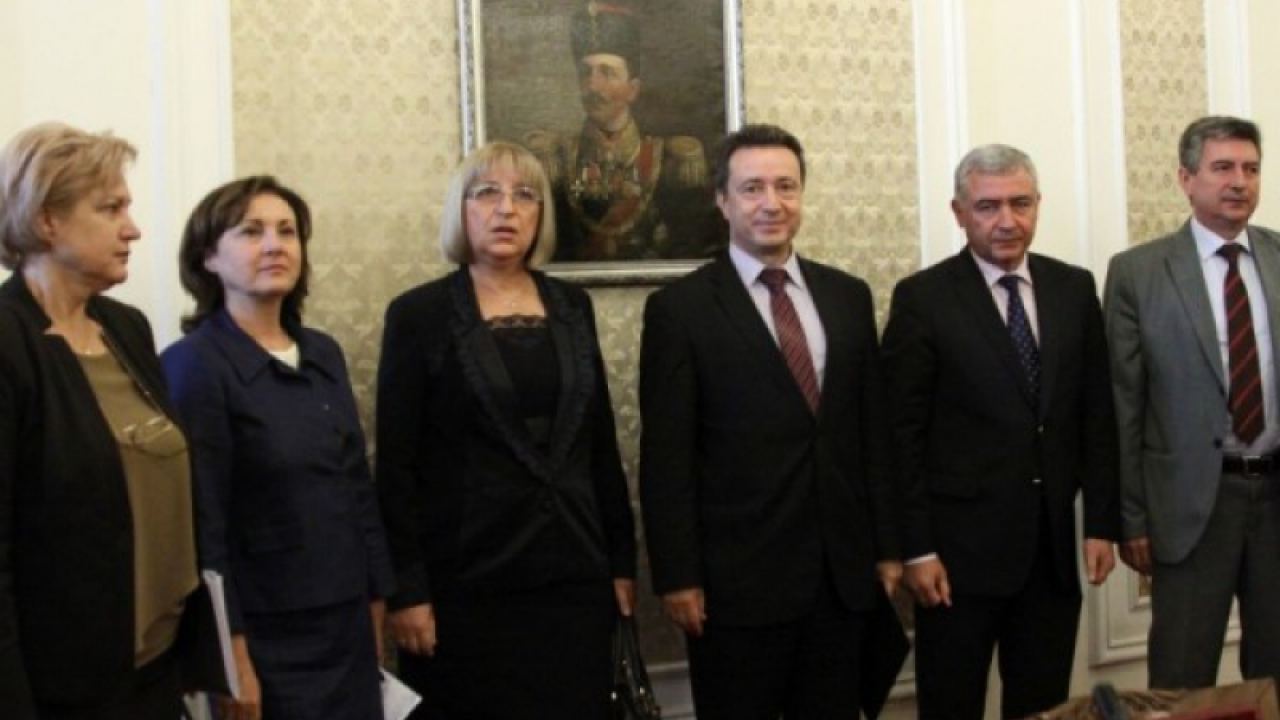ГЕРБ и БСП се разминаха на магистралите (ОБЗОР)