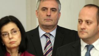 Калфин, Миков, дебат