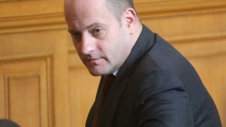 Радан Кънев, клиширан политик, Местан