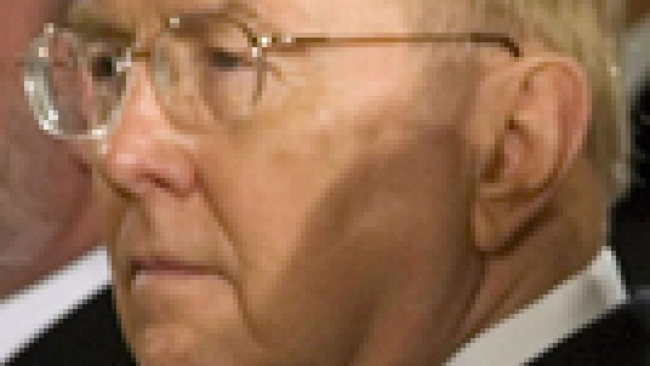 Д-р Джеймс Добсън: Да поканим самотни хора на празниците