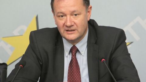Миков поздрави Ципрас за победата