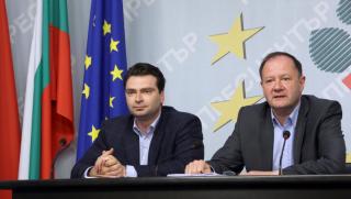 Миков, законодателство, цял свят, защита, работници, работодателите,1 май