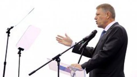 Румънският президент отмени визитата си в Украйна заради закона за образованието