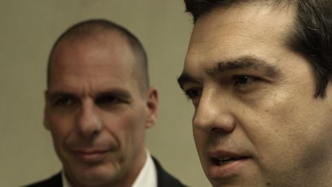 Еврогрупата обмисля да даде отсрочка на Гърция