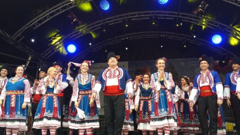 Подигравка с танцов ансамбъл „Лазарка” в Мюнхен