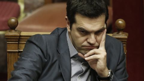 Рейтингът на Ципрас се срина напълно