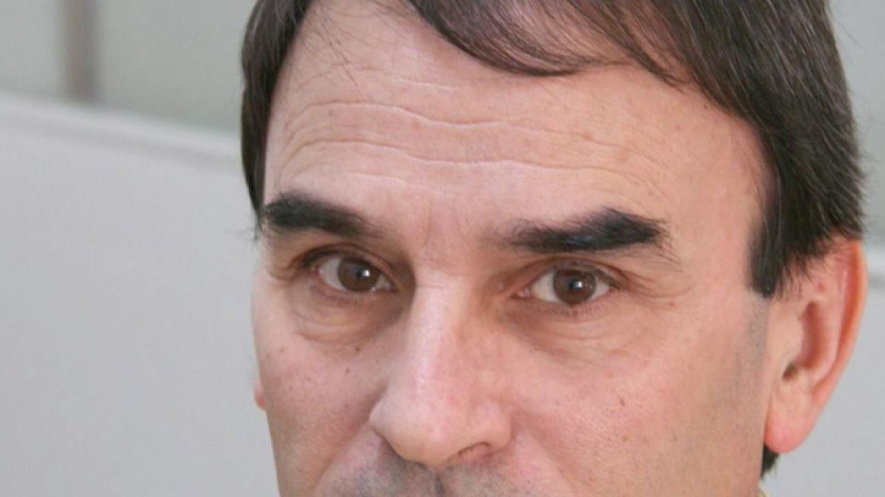Този бутафорен генерал и истински бай Х. е готов да хвърли страната в гражданска война!
