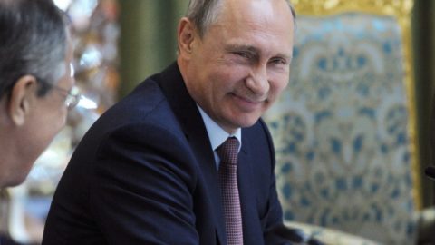 Путин се нарече гълъб с железни крила