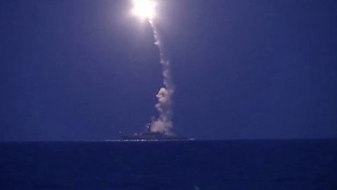Крилатите ракети „Калибър“ поразяват цели до 2000 км