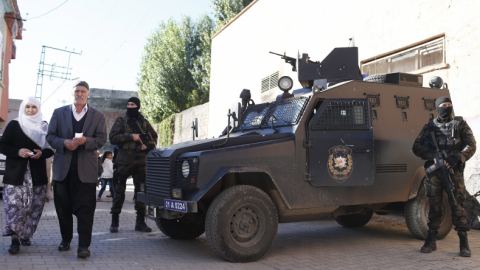 Напрежение в изборния ден в Турция