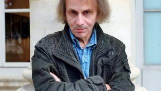 Мишел Уелбек, обвинявам, Оланд, защитавам, французите