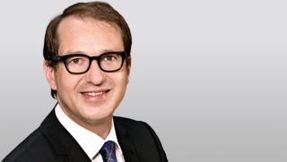 Германски министър, затворени граници, Европа, падне на колене