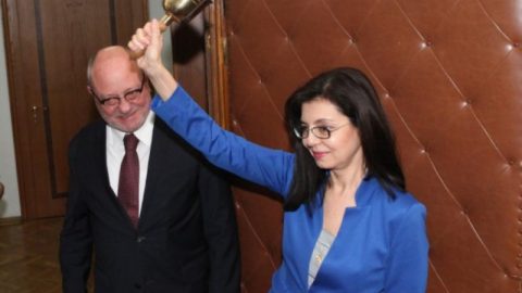 Не обезбългарявайте българското училище