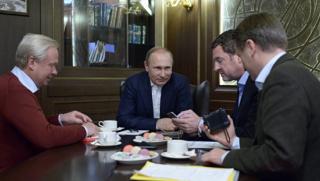 Путин, НАТО, агресивен, Меркел, почтена, руският Крим, божествена справедливост