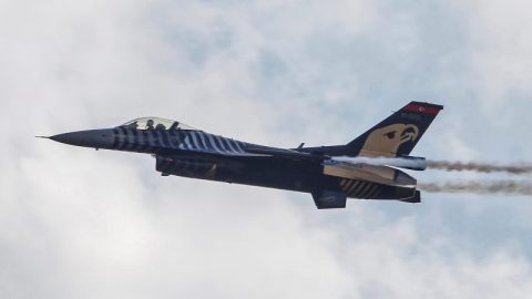 Турски самолети бомбардират ПКК