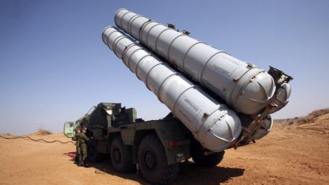 Иран получи и разположи първите зенитни ракети С-300