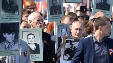 „Безсмъртният полк“ отново ще премине по Червения площад в Деня на победата