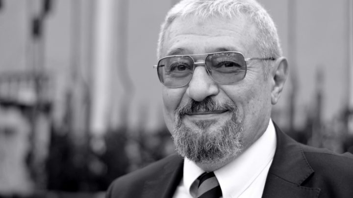 По повод издирвания от нашата храбра полиция за шесторното убийство...