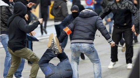 Масов бой между неонацисти и противниците им в Калифорния