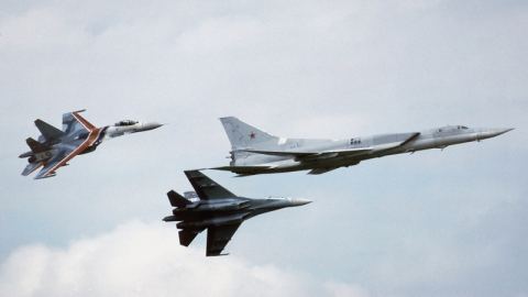 Русия атакува ИД в Сирия с шест свръхзвукови бомбардировача Ту-22