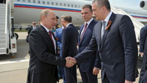 Путин пристигна в Крим