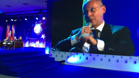 Станишев в Полша: Солидарността и връщането към социалната държава ще извадят Европа от кризата