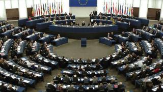 Скандал, депутати, Европарламент, решения, миграция