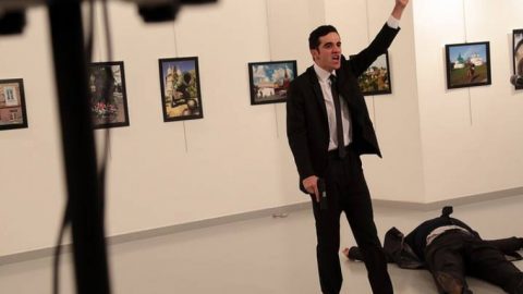 Пуснати са шестимата роднини на убиеца на руския посланик