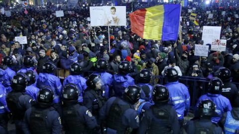 Румъния във властта на майдана