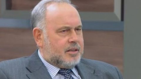 "Когато има мир, децата погребват бащите си, а когато има война - бащите погребват децата си!"