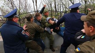 Одеса, сблъсъци, паметника на Неизвестния матрос