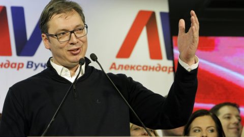 Вучич призова на митинг привържениците на „демократическа Сърбия”