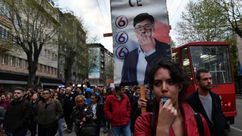 Какво се крие зад протестите в Сърбия?