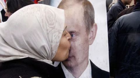 Сирийци масово дават на синовете си името на Путин, а руският става втори език в Сирия
