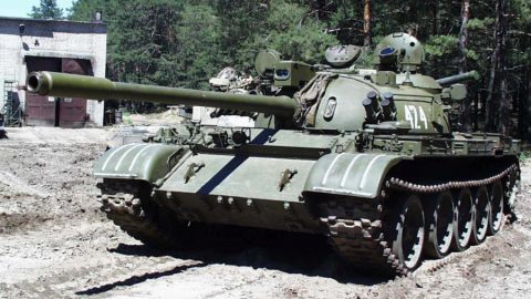 Сирийци с руски танк Т-55 изкусно надхитрят ракета на терористите