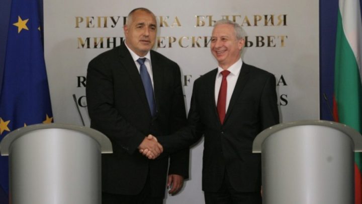 Герджиков направи чупка в кръста и пред Борисов - приписа си заслугата за избирането му