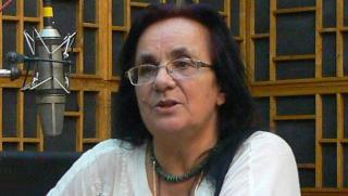 Даниела Кънева, Раджив Ганди, свят, многополюсен