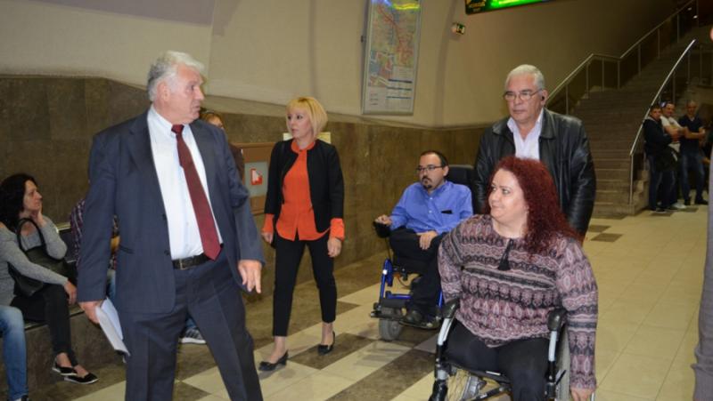 Ombudsman Maya Manolova presented the first mobile ramp for people with disabilities in the capital metro
 – 2024-08-22 09:55:36