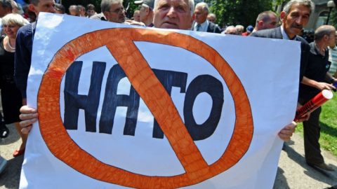 Сръбски министър: Няма да влизаме в НАТО