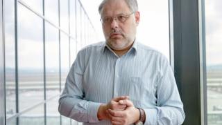 Михаил Хазин, проблеми, политически либерализъм
