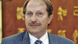 Юри Тавровски, Китай, развива, успешно