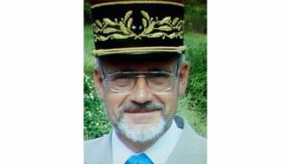 Френски генерал, три страни, отравяне, Скрипал