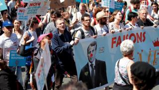 Le Monde, протести, Макрон, десетки хиляди парижани