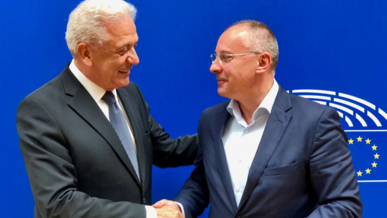 Еврокомисар Аврамопулос с категорична подкрепа за доклада на Станишев за България в Шенген