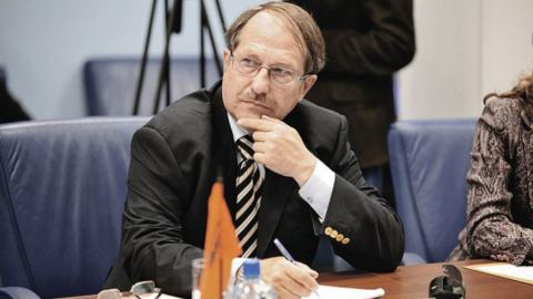 Юрий Тавровский: Пътят на Цзюнцзъ