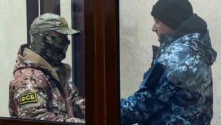 Съд, арестува, украински моряци, граници, Русия