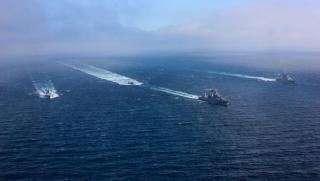 МО на РФ, чуждестранни военни кораби, Северната географска ширина, уведомят, Русия