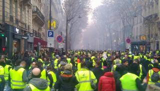 Протести, жълти жилетки, Франция, 33 хил. души