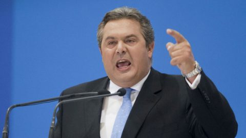 Политическата върхушка на Гърция е обхваната от пожар заради преименуването на Македония